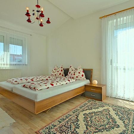 App Rosi Apartment โปเรช ภายนอก รูปภาพ