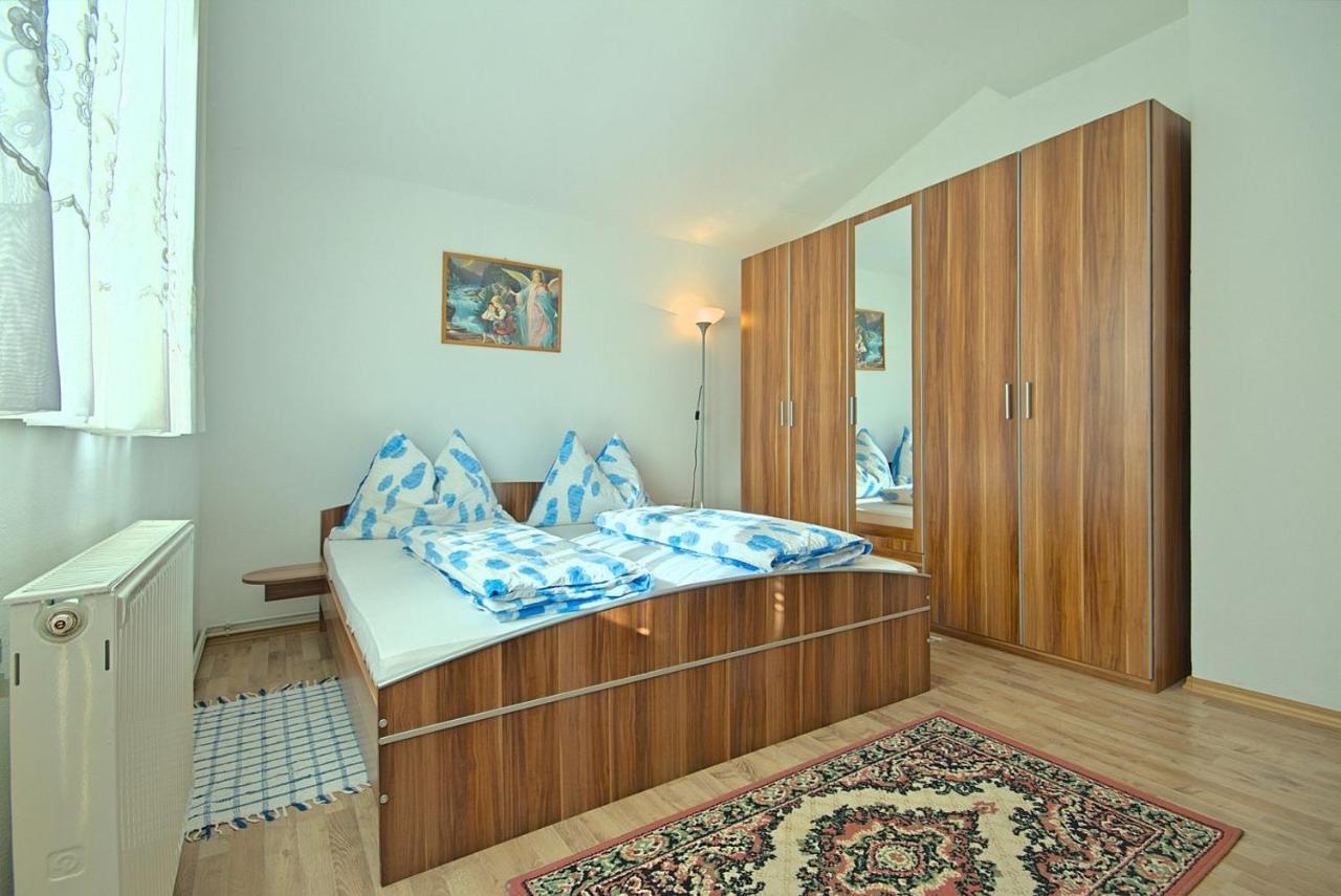 App Rosi Apartment โปเรช ภายนอก รูปภาพ