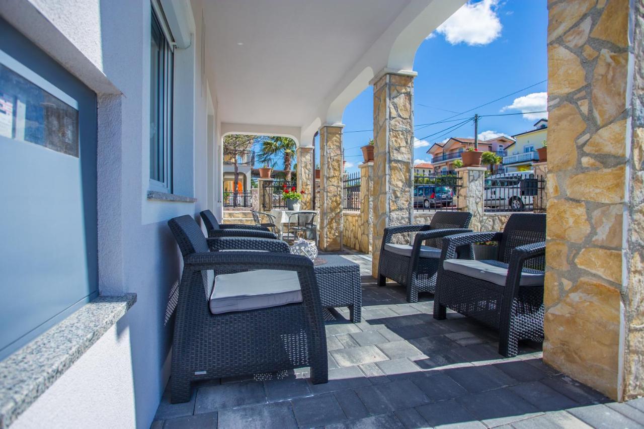 App Rosi Apartment โปเรช ภายนอก รูปภาพ