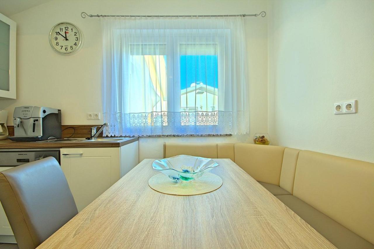 App Rosi Apartment โปเรช ภายนอก รูปภาพ