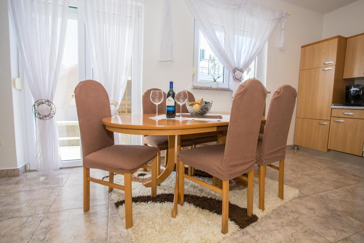 App Rosi Apartment โปเรช ภายนอก รูปภาพ